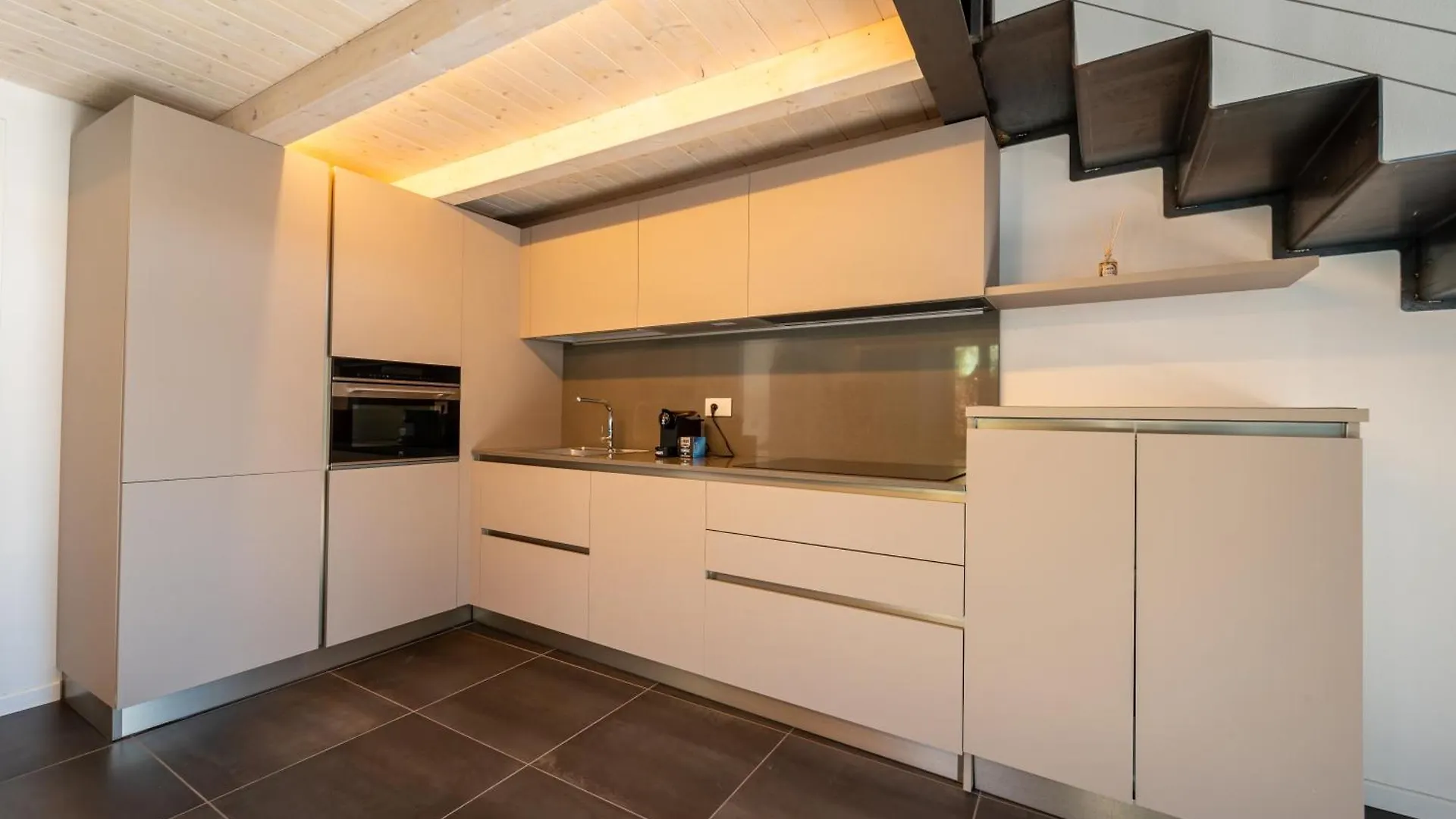 New 2024 - Ancient Gravedona - Where Lake Como Classic Style Meets Modern Design And Comforts - Larihome A41 Apartment