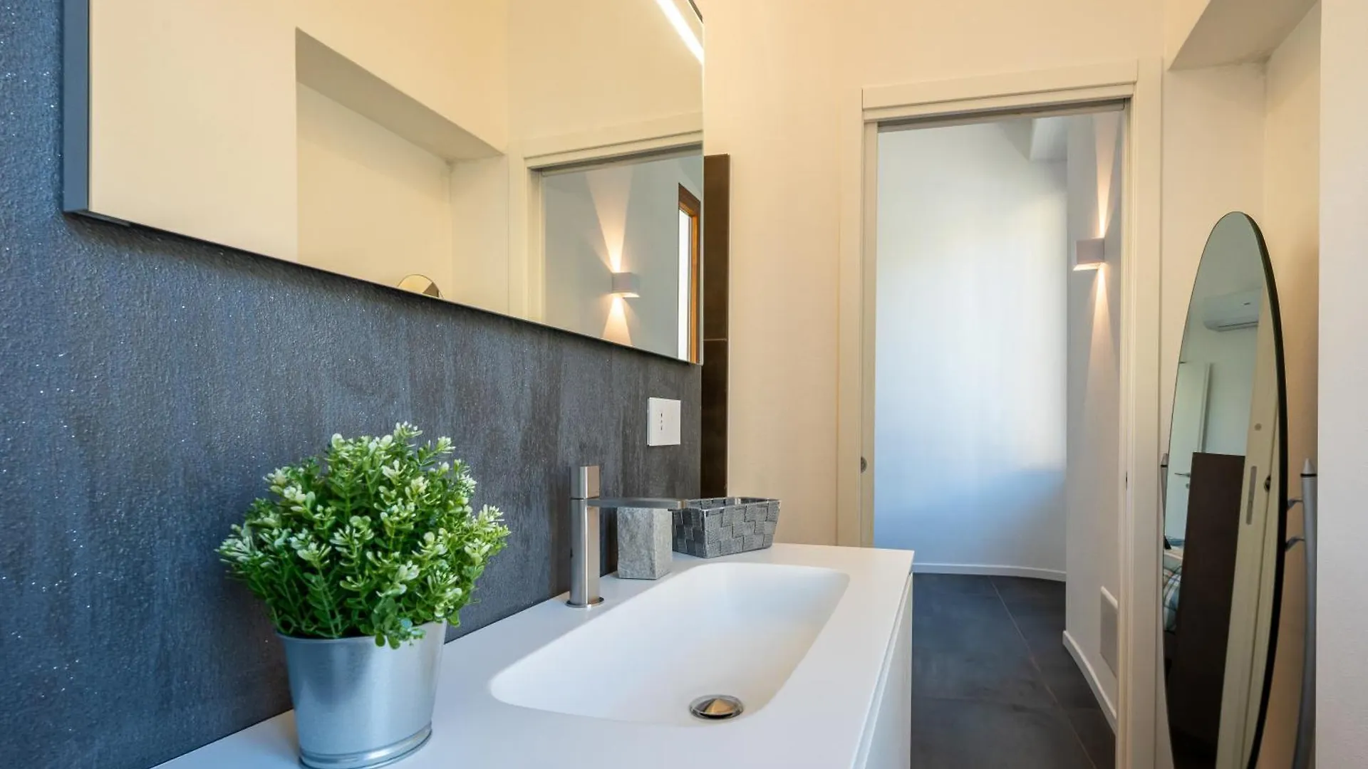 Apartment New 2024 - Ancient Gravedona - Where Lake Como Classic Style Meets Modern Design And Comforts - Larihome A41 Italy