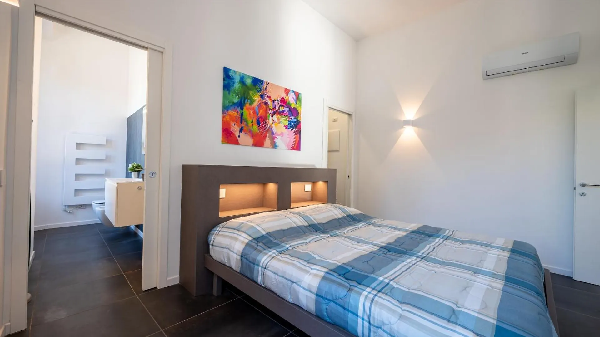 New 2024 - Ancient Gravedona - Where Lake Como Classic Style Meets Modern Design And Comforts - Larihome A41 0*,  Italy