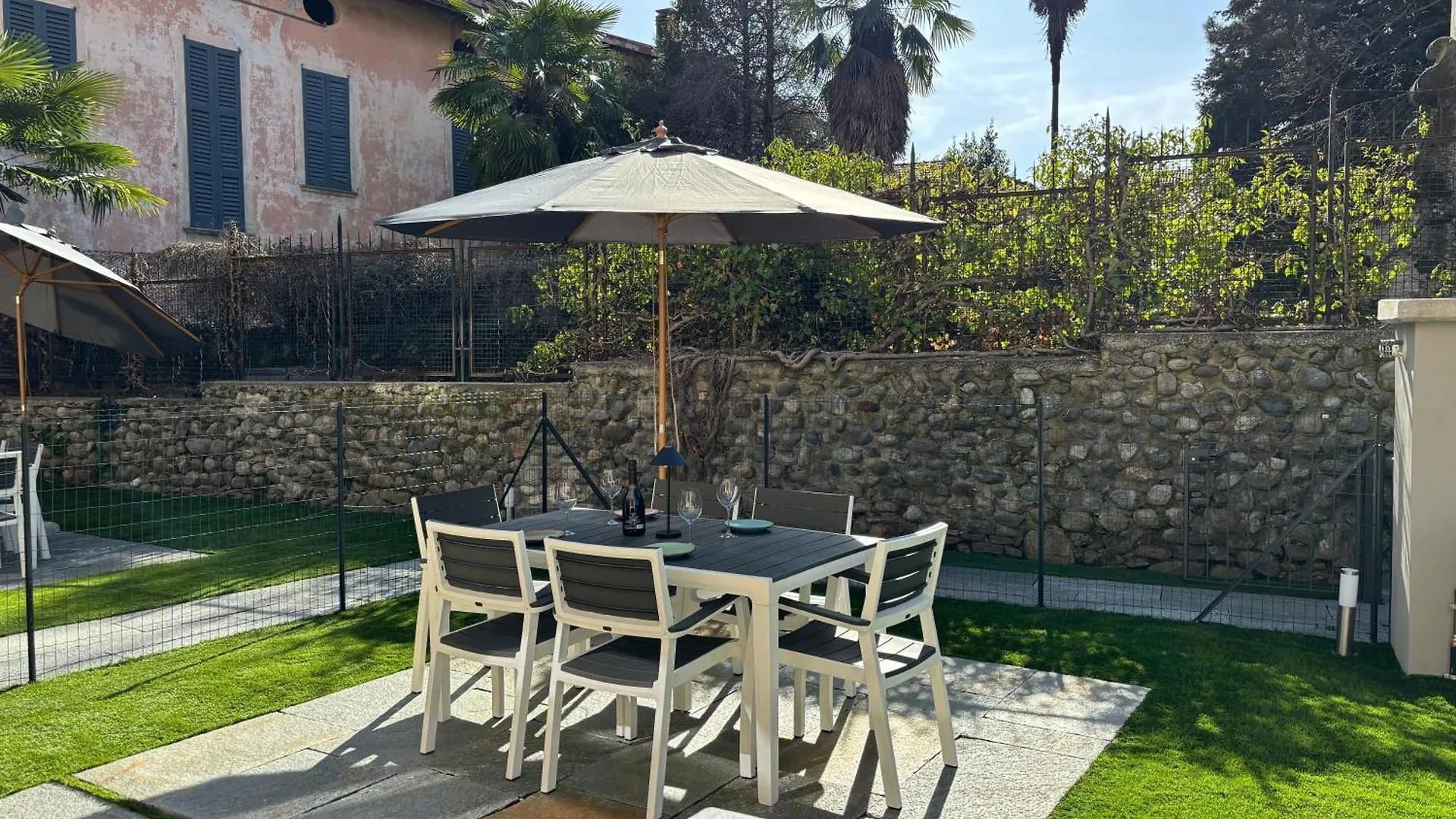 New 2024 - Ancient Gravedona - Where Lake Como Classic Style Meets Modern Design And Comforts - Larihome A41 Apartment